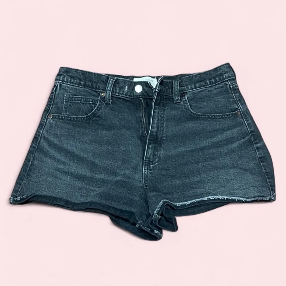 Universal Thread Black High‎ Rise Cutoff Shorts 6 90s Model Off Duty Clean Girl
